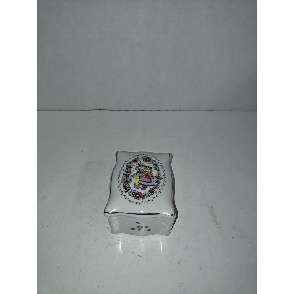 Wales Porcelain Vintage Courting Couple Botanical Display Trinket Box Japan